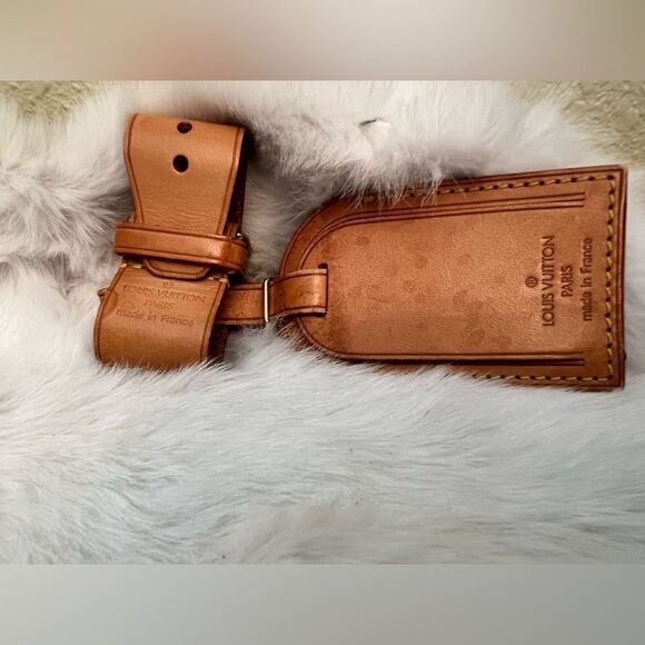 Louis Vuitton Handbags - LOUIS VUITTON Vachetta Luggage Tag Poignet Set
Brown Leather